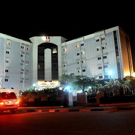 Chelsea Hotel Abuja Buitenkant foto