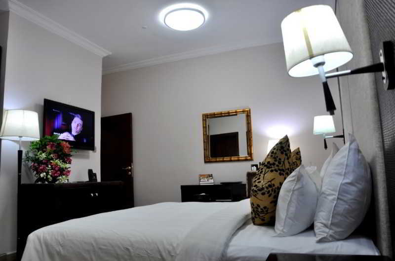 Chelsea Hotel Abuja Buitenkant foto