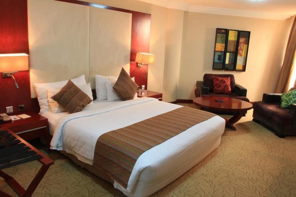 Chelsea Hotel Abuja Buitenkant foto