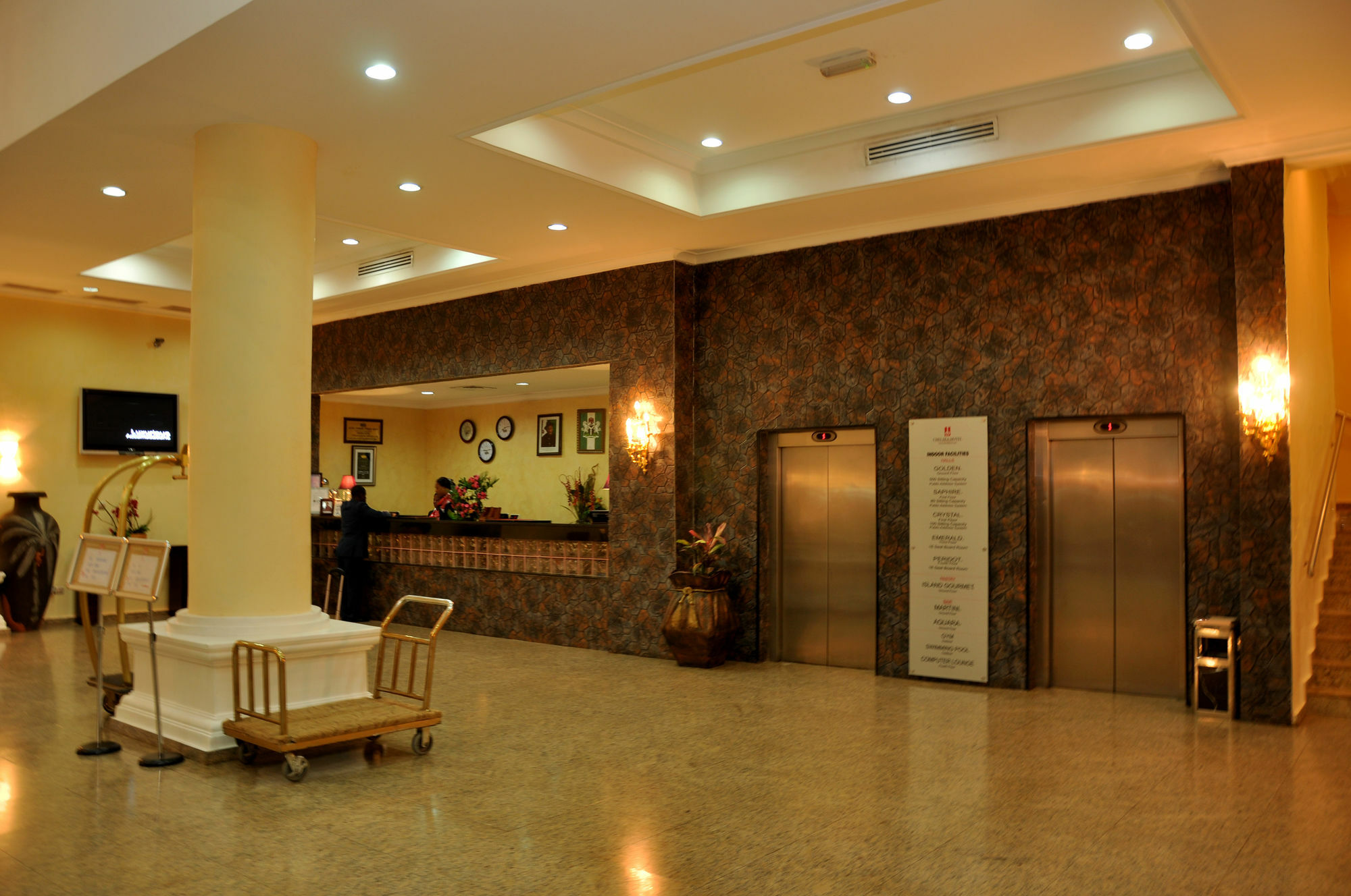 Chelsea Hotel Abuja Buitenkant foto