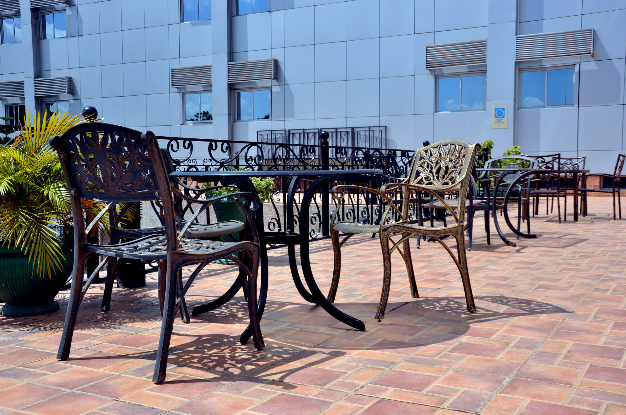 Chelsea Hotel Abuja Buitenkant foto