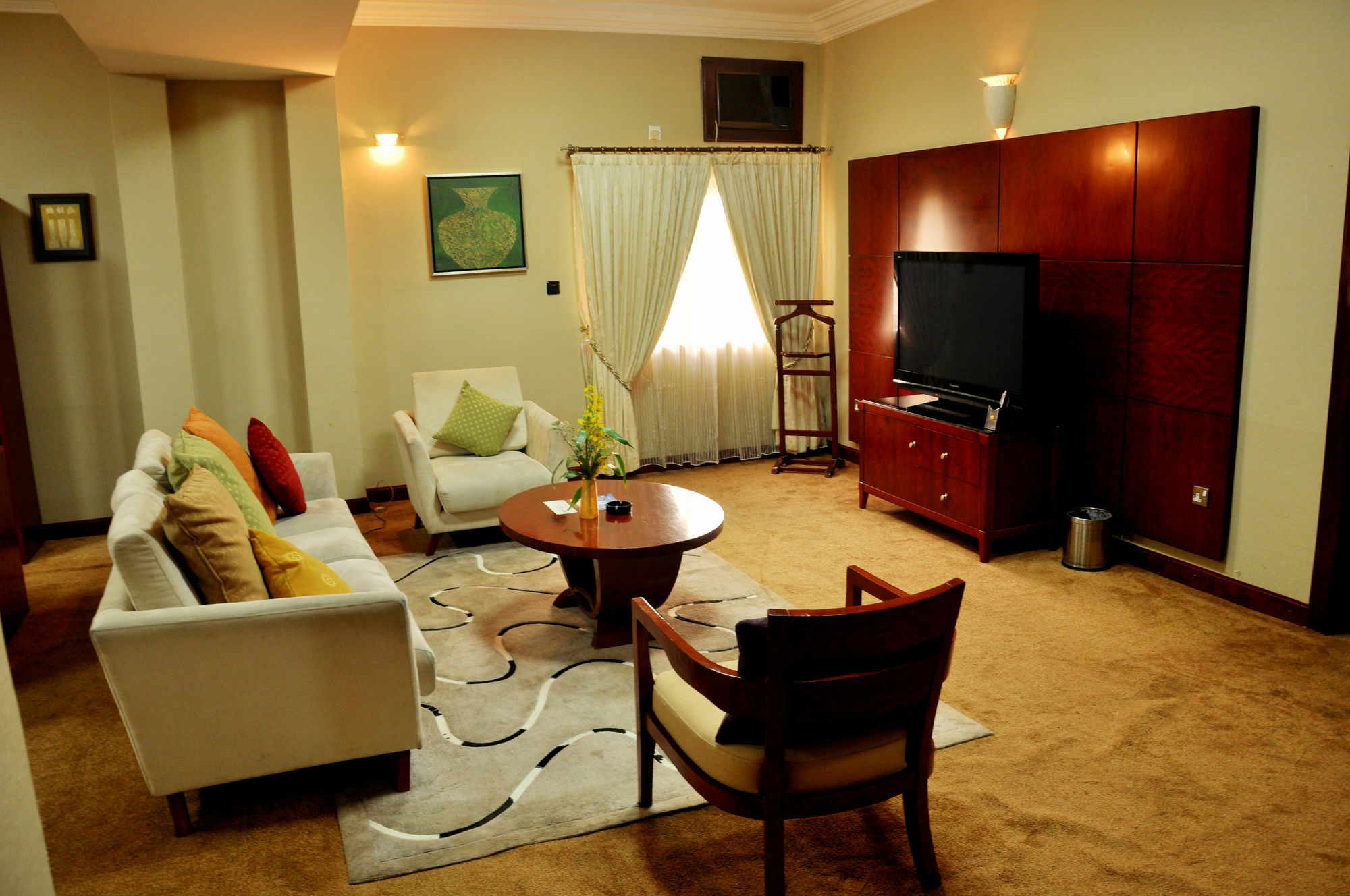 Chelsea Hotel Abuja Buitenkant foto