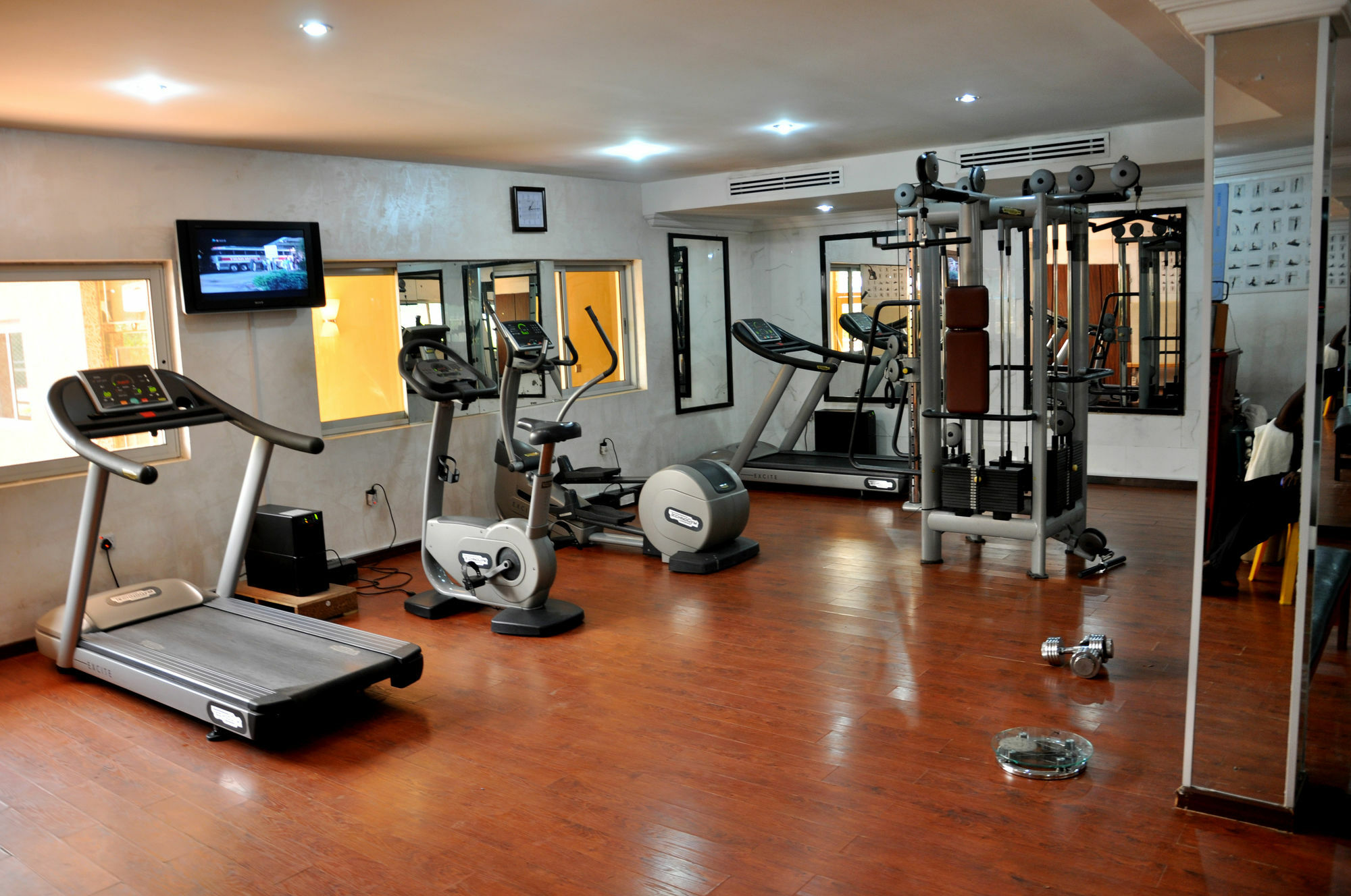 Chelsea Hotel Abuja Buitenkant foto